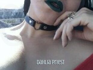 Dahlia_Priest