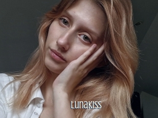 Lunakiss