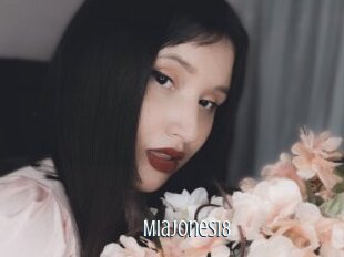 Miajones18