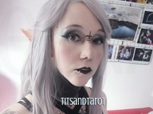 Titsandtarot